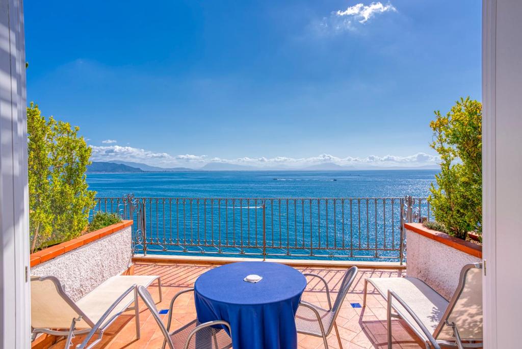 hôtel cetus cetara vue sur la côte amalfitaine