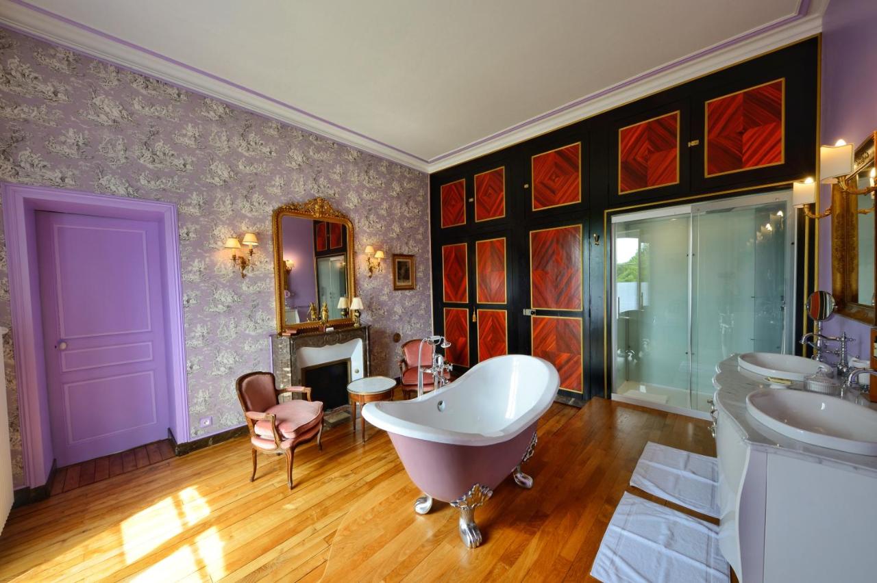 hotel chateau de chantore bacilly normandie bath
