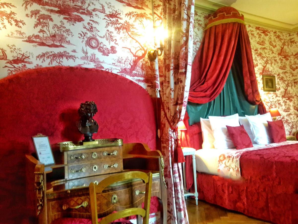 hotel chateau de chantore bacilly normandie room