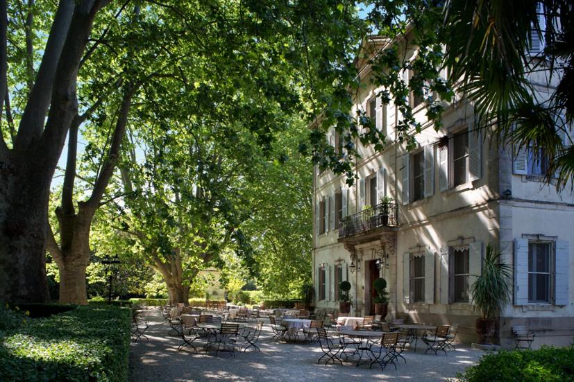 hotel château des alpilles saint rémy de provence patio