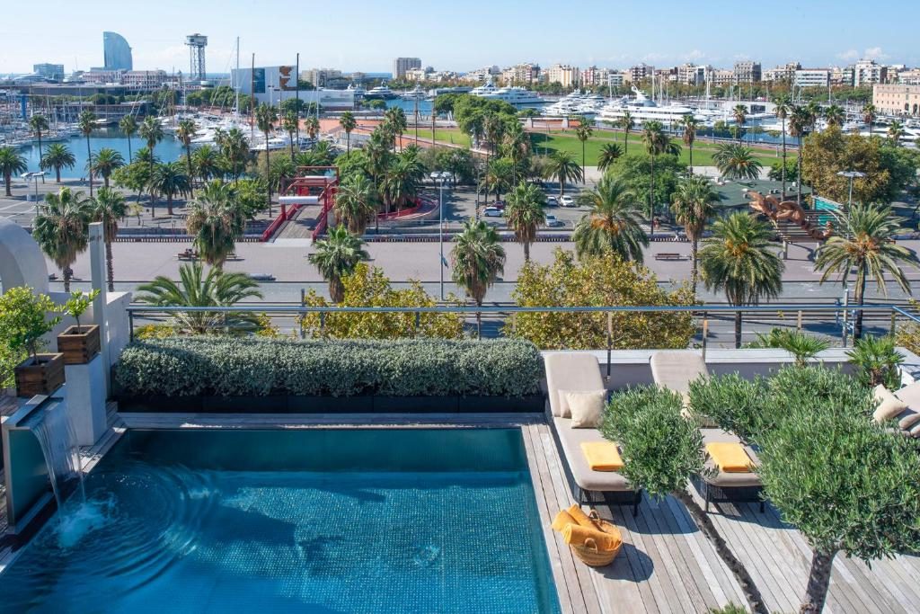 hotel serras barcelone piscine