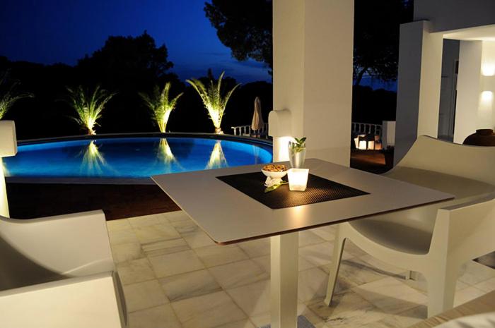 hotel village cala vadella ibiza piscine vue laterale