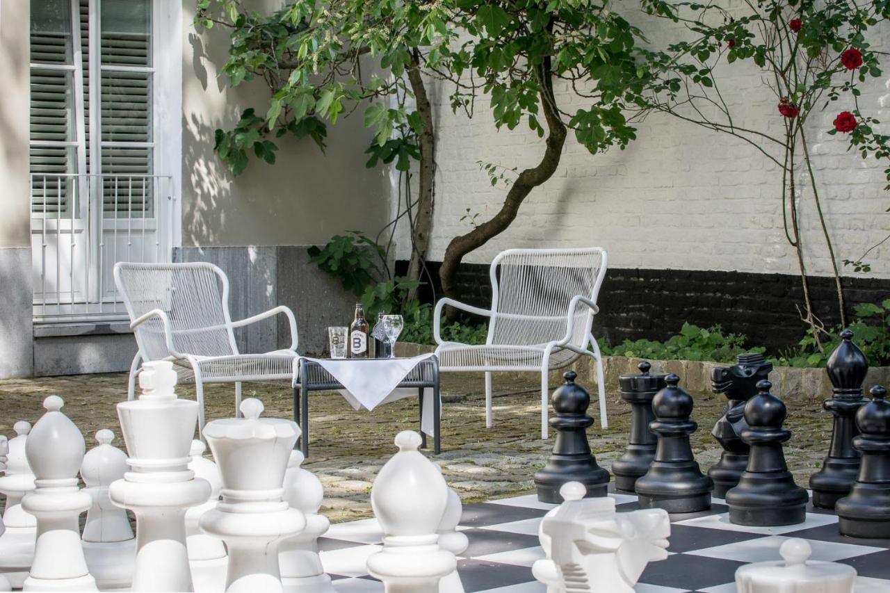 louise hotel brussels belgien chess area