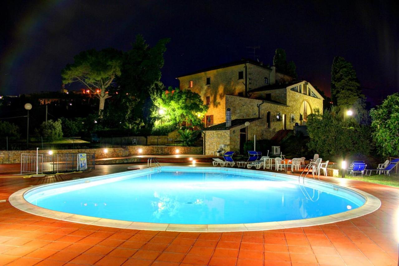 hôtel résidence villa rioddi volterra toscane piscine