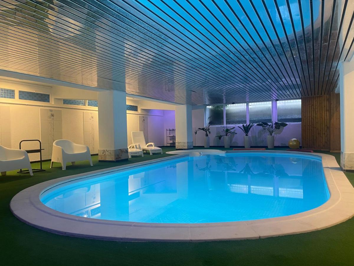 grand hotel des templiers reims champagne vue piscine