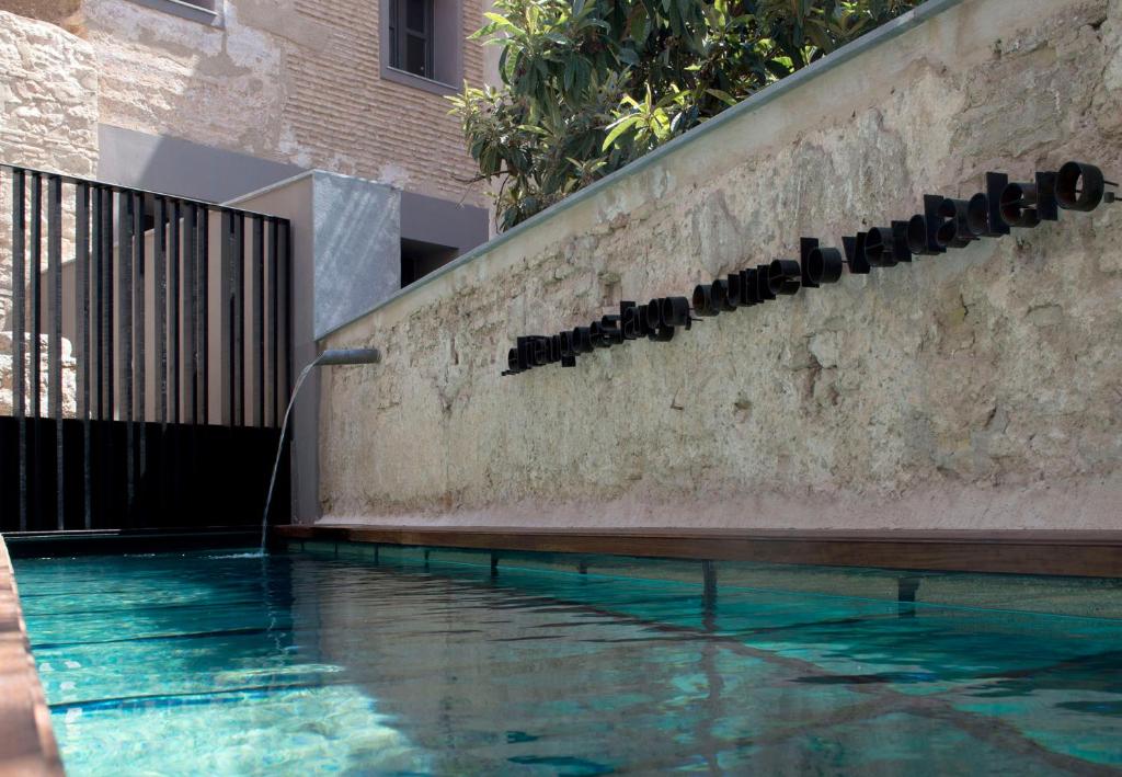 caro hotel valencia piscine